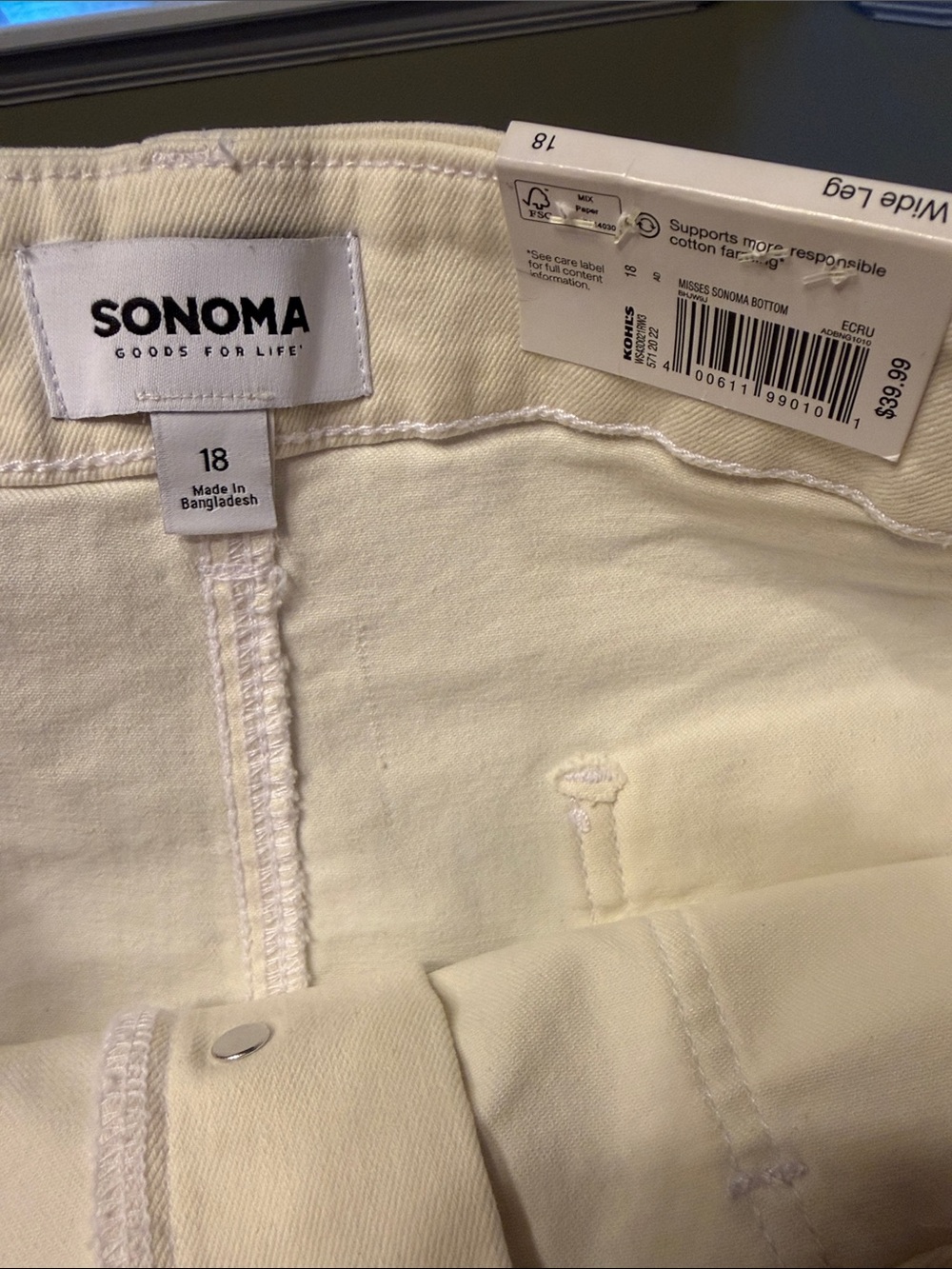 NWT High-Waist Button-Fly Women’s Jeans in Cream - Picture 3 of 9
